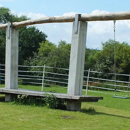 Rotes Haus בית נופש Brook